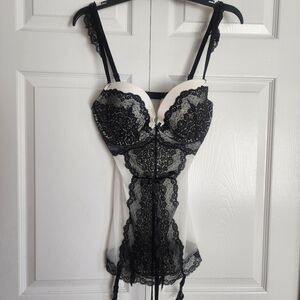 NWT Victoria's Secret BABYDOLL Sexy‎ White Black Lace Garter Slip Lingerie 36D